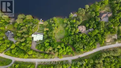 Build Your Dream Escape on Barrett Chute!Nestled behind Calabogie Peaks and fronting the picturesque...