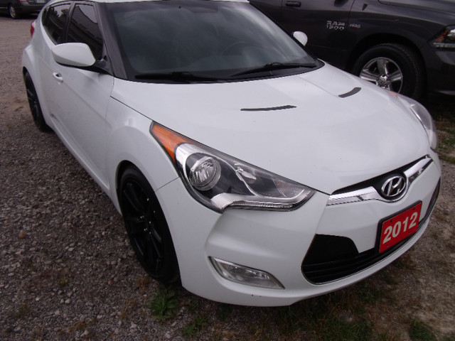 2012 Hyundai Veloster in Cars & Trucks in Sarnia - Image 2