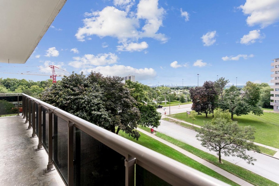 Don View Towers - 3 Bedroom available at 1216 York Mills Road, N 5
