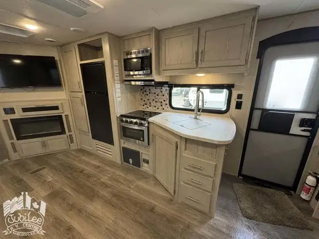 2022 ,Catalina,Coachmen RV 263BHSK in Travel Trailers & Campers in Kamloops - Image 15