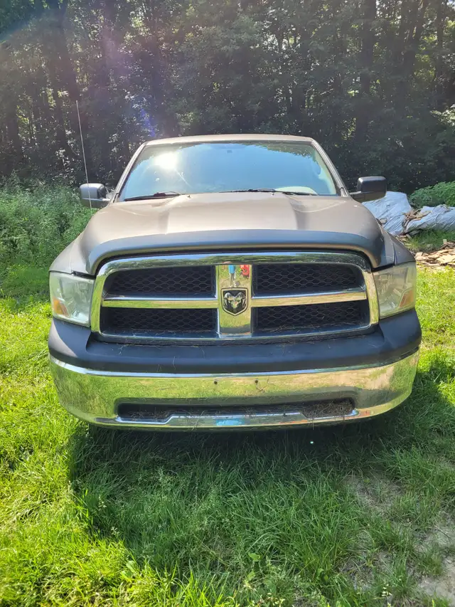 !!!!!!!!!!!!   2011 DODGE RAM 1500 4 DOOR CREWCAB 4X4   !!!!!!!!