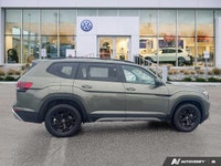 Only 90 Miles! This Volkswagen Atlas boasts a Intercooled Turbo Regular Unleaded I-4 2.0 L/121 engin... (image 5)