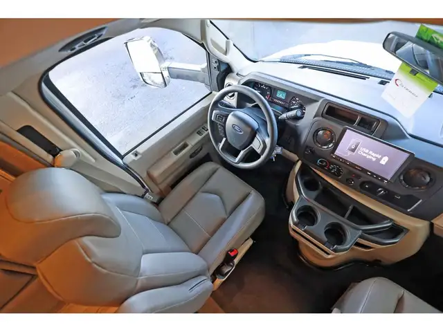 2022 Jayco Greyhawk 29MV Classe C VR/RV Crics Hydrauliques + Sol in RVs & Motorhomes in Laval / North Shore - Image 27