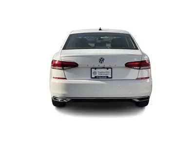 2021 Volkswagen Passat Highline 2.0T 6sp at w/Tip SUNROOF, View more