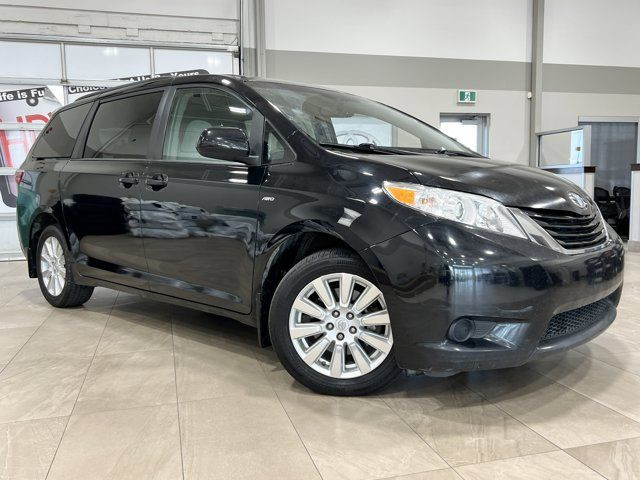 2017 Toyota Sienna LE in Cars & Trucks in Edmonton - Image 2