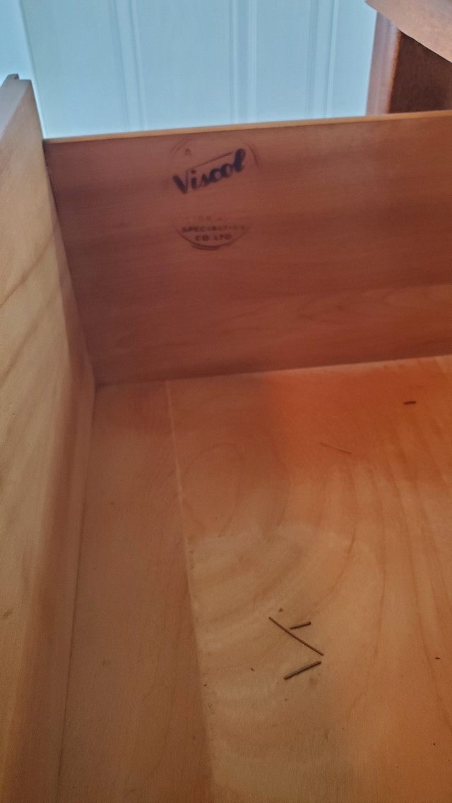 Ensemble de chambre en bois de marque Viscol dans Commodes et armoires  à Ville de Montréal - Image 4