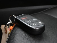 The Jeep Compass Trailhawk is built for adventure with rugged off-road capability and bold Trail Rat... (image 4)