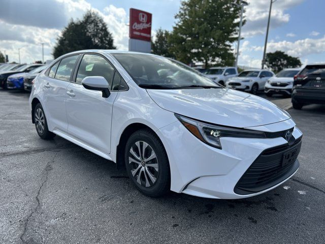 2023 Toyota Corolla Hybrid LE in Cars & Trucks in Hamilton - Image 3