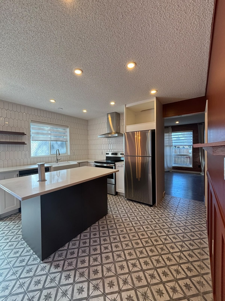 4 Bedroom Townhouse In Grovenor $2395 2