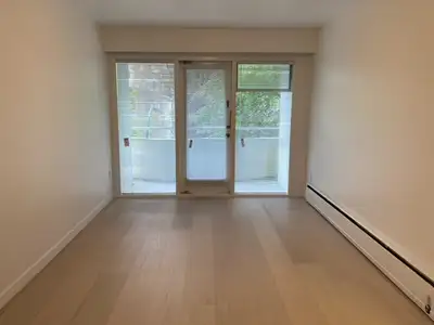Spacious 2 bedroom Beautiful & Spacious 2-Bedroom Apartment – Available May 1! The unit features: •...