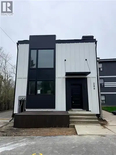 This gorgeous, spacious home in the heart of Oakville. It is an executive rental house that is ready...