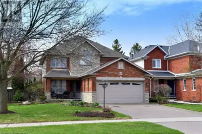 Quality built 4 bedroom home by Losani Homes; great location in family friendly neighbourhood close...