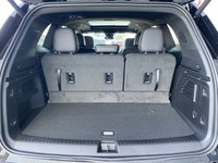 Don't miss out on this 2026 GMC Acadia Elevation Black Package! Fully equipped with a Panoramic Sunr... (image 5)