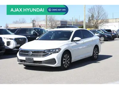 Experience modern efficiency, sleek design, and everyday practicality in this 2022 Volkswagen Jetta...