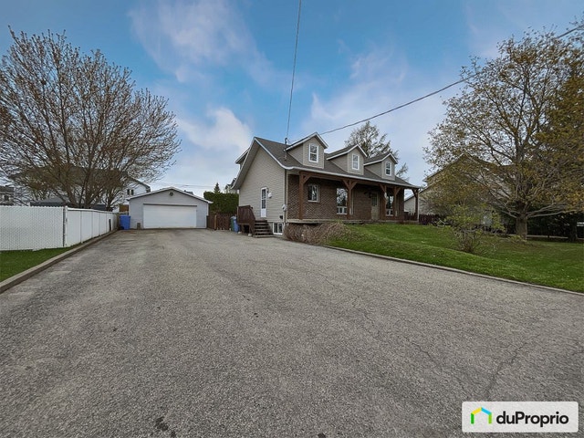 28e Avenue — photo 1