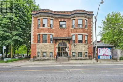 103 - 333 HARBORD STREET Toronto (Palmerston-Little Italy), Onta