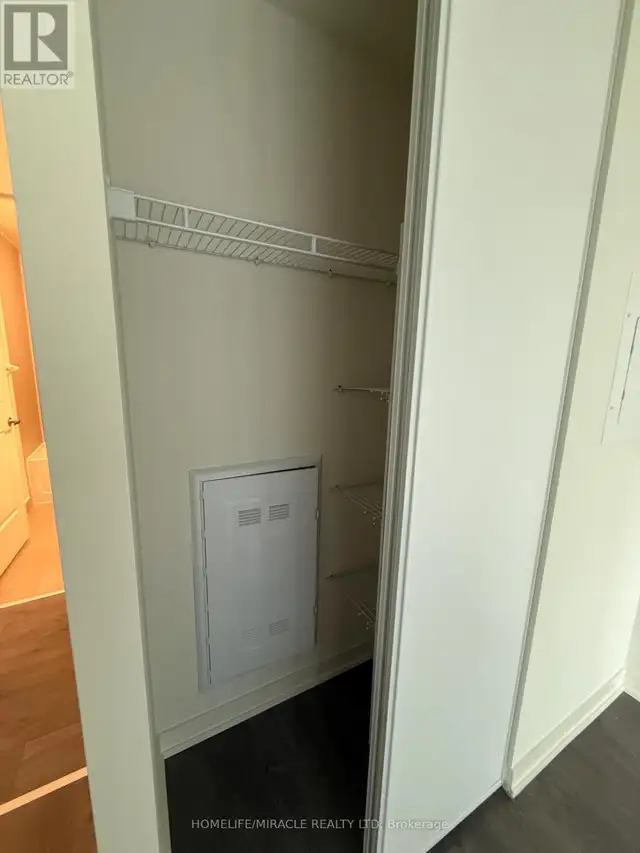 611 - 38 ANNIE CRAIG DRIVE Toronto (Mimico), Ontario in Long Term Rentals in City of Toronto - Image 4