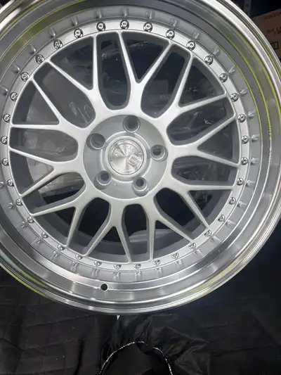 Selling new chrome wheels price is NEG