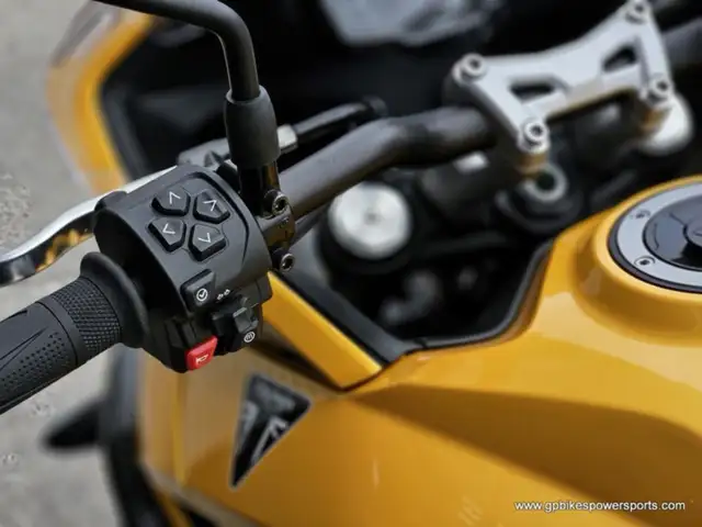 2026 Triumph Tiger Sport 800 Cosmic YellowSapphire Black in Street, Cruisers & Choppers in Oshawa / Durham Region - Image 16