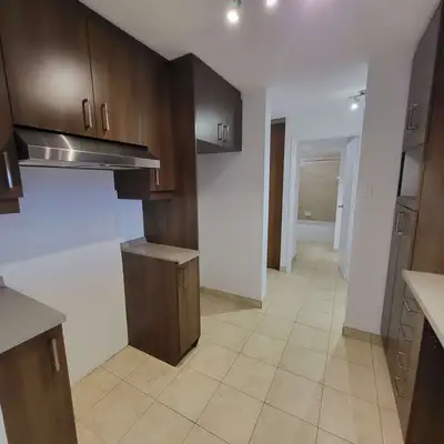 électricité/chauffage inclus gym inclus stationnement inclus possibilité stationnement intérieur($$)...