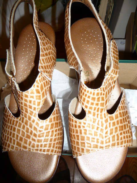 Women SAS Sandals Open Toe Suntimer-C, Beige Croc, Size 6.5W , B in Women's - Shoes in Mississauga / Peel Region