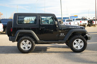 --SLASH YOUR PAYMENT, NOT YOUR DREAMS!-- The 2009 Jeep Wrangler X delivers classic off-road capabili... (image 3)