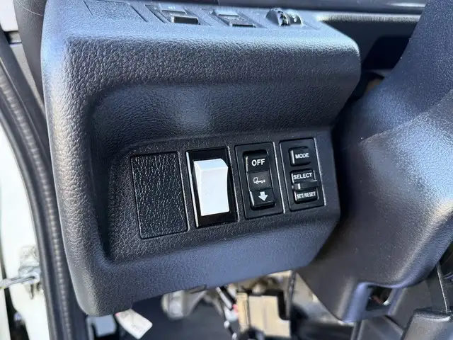 2015 Hino 358 22 Foot Dump Flatdeck with Amco Veba Crane and Air in Heavy Trucks in Regina - Image 46