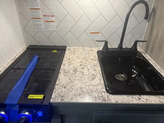 2026 Sunset Park RV Sunlite Limited 19BH in Travel Trailers & Campers in Longueuil / South Shore - Image 17