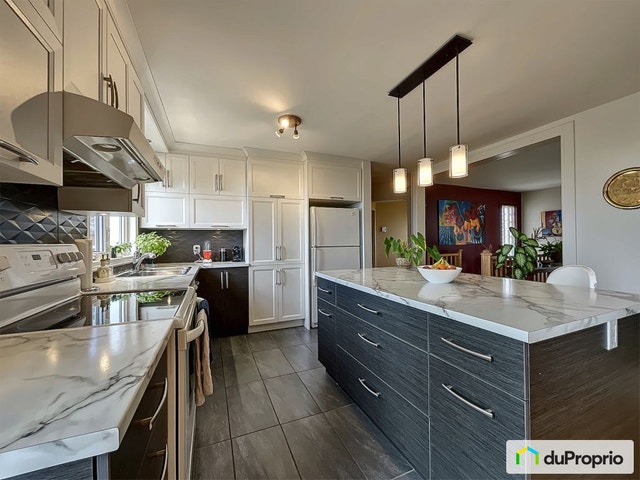 $695,000 - Bungalow for sale in Rimouski (Rimouski) — photo 1