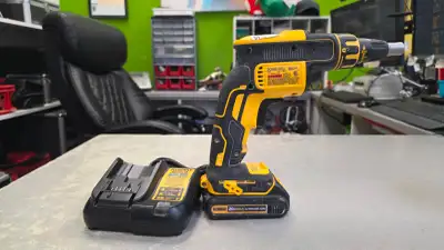 DEWALT 20v Brushless Drywall Screw Tool Kit - DCF620, View more