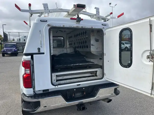 2020 Chevrolet SILVERADO 2500HD LT 4WD Crew Cab Cap Ladder Racks in Cars & Trucks in Oakville / Halton Region - Image 7