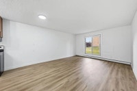 Amenities: Gym and Community Room • City Views • Heat & Water Included Suite & Building: Spacious on... (image 5)