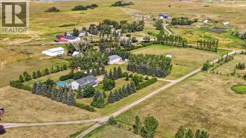 ** PRIVATE COUNTRY LIVING WITH ROOM FOR EVERYTHING** - Welcome Home to 270055 Twp Rd 234A-Escape to...