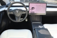 ACCIDENT FREE HEAT PUMP FOR EXTRA RANGE IN COLD WINTERS WELL MAINTAINED Tesla Model 3 Standard Range... (image 9)