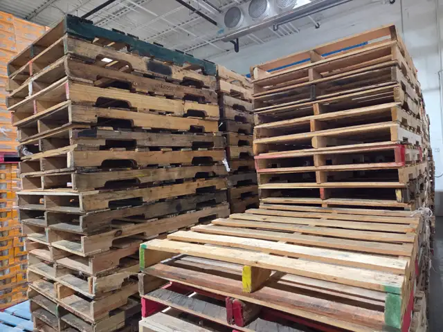 Good pallets for sale DRY Stored indoors 48x40 block / stringers in Tool Storage & Benches in Mississauga / Peel Region - Image 7