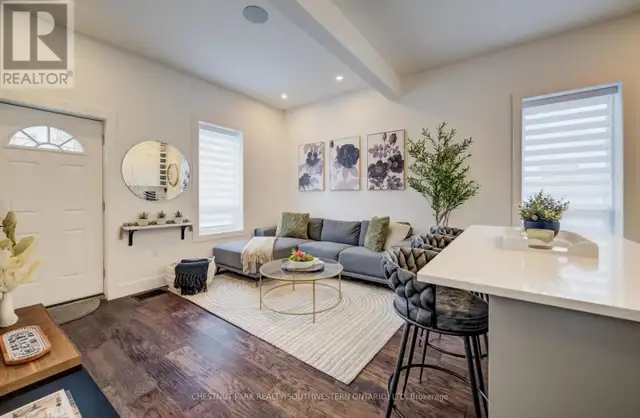 19 CEDAR STREET Cambridge, Ontario in Houses for Sale in Cambridge - Image 13