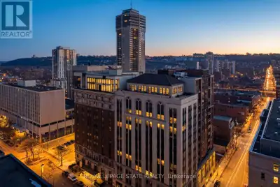 Welcome to penthouse living in the heart of downtown Hamilton. Bright and spacious with 18-foot ceil...