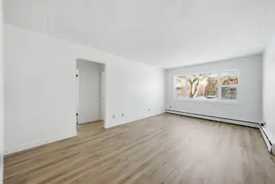 Amenities: City Views • Affordable Parking • Stainless Steel Appliances Available Suite & Building:...