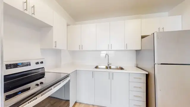 4001 Steeles Ave W. -  2 Bedroom Large - One month free Apartmen in Long Term Rentals in Markham / York Region - Image 10