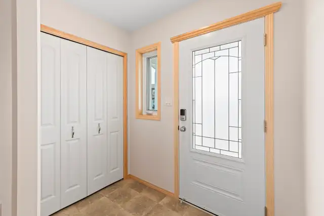 NO CONDO FEES Gorgeous Townhome w Realtor® Tamara Cromarty in Houses for Sale in Whitehorse - Image 8