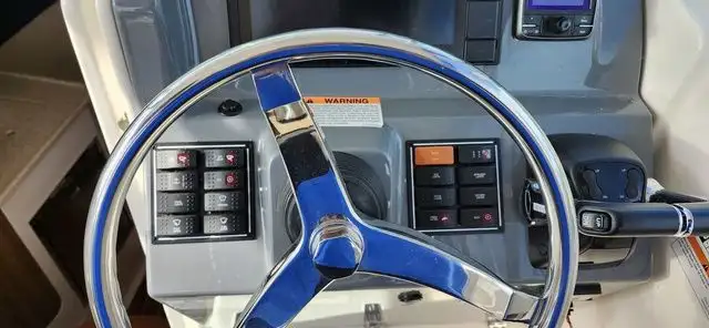 2014 Pursuit 285 285 Twin Outboard Walkaround in Powerboats & Motorboats in Trenton - Image 14