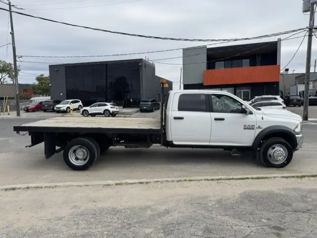 2013 Ram 5500 SLT 4WD 6.7L CUMMINS DIESEL-12' FLAT DECK-CREW CAB in Cars & Trucks in City of Toronto - Image 5