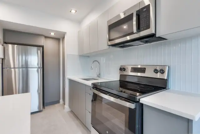 4.5 Grand and Luxurious Two-Storey, Pierrefonds 1695$62863758402819122