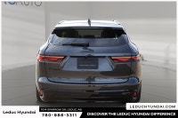 2022 Jaguar F-PACE P250 S Experience the Jaguar F-PACE P250 S with only 28004 km on the odometer. Fi... (image 2)