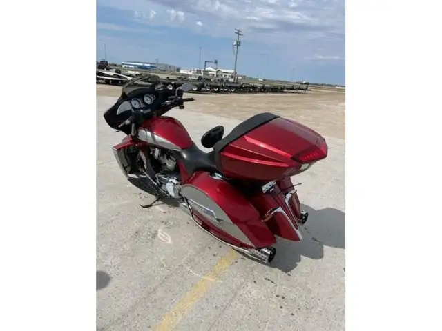 2012 Victory Motorcycles CROSS COUNTRY TOUR in Street, Cruisers & Choppers in Winnipeg - Image 3