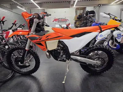 Engine Type: Single-Cylinder Displacement: 8.8 cu. in. (144 cc) Bore and Stroke: Bore: 2.28 in. (58...