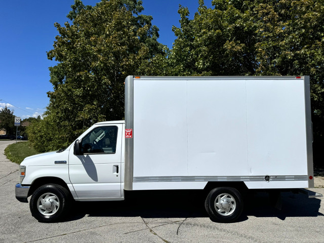 2008 Ford Econoline E-350 12-foot Cube Truck ONLY 123km LIKE NEW in Cars & Trucks in City of Toronto - Image 2