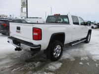 6 L, V8, 2500 HD, auto ,air ,tilt, cruise, Media center radio w bluetooth. This truck is work ready.... (image 4)