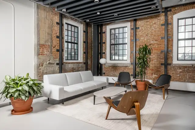 Beautifully designed office space rental for 4 persons in Spaces in Commercial & Office Space for Rent in Ottawa - Image 5