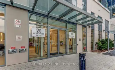 Price: $630,000 / $2,390/mo Stylish 2 Bed plus Den, 2 Bath Condo with Stylish Amenities! Welcome to...